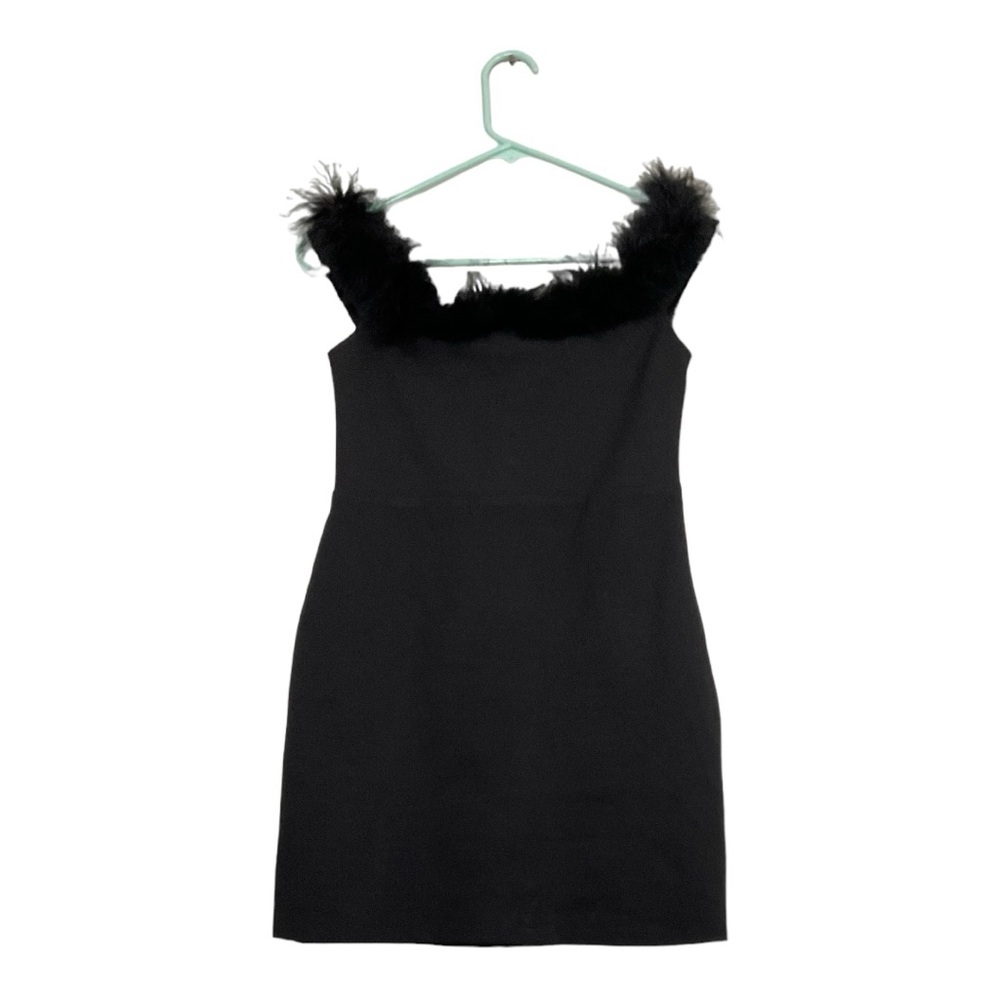 Women’s NBD black mini‎ dress with faux fur neck and straps, size small